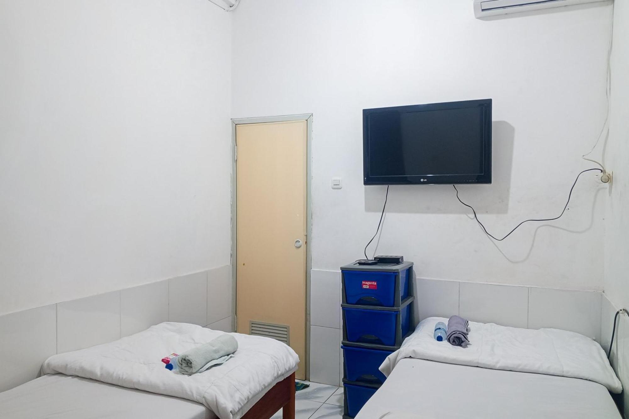 Malibu Syariah Bogor Redpartner Hotel Exterior foto