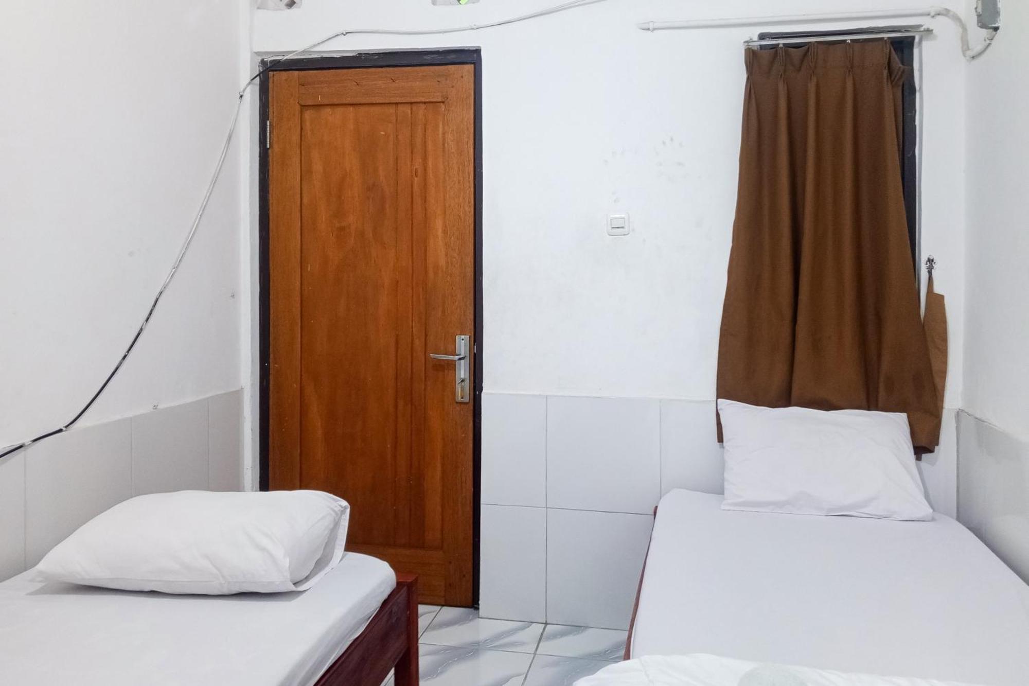 Malibu Syariah Bogor Redpartner Hotel Exterior foto
