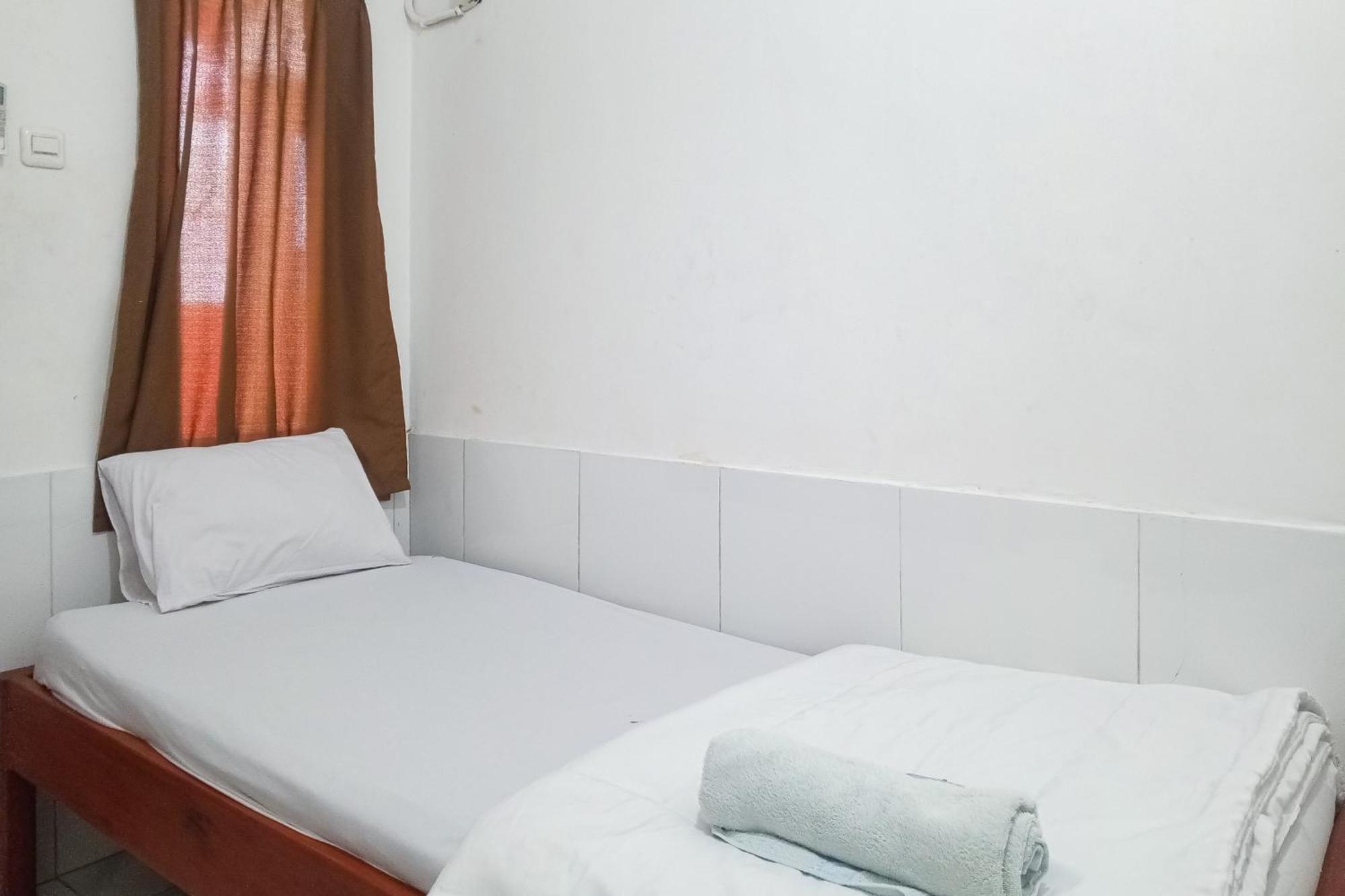 Malibu Syariah Bogor Redpartner Hotel Exterior foto