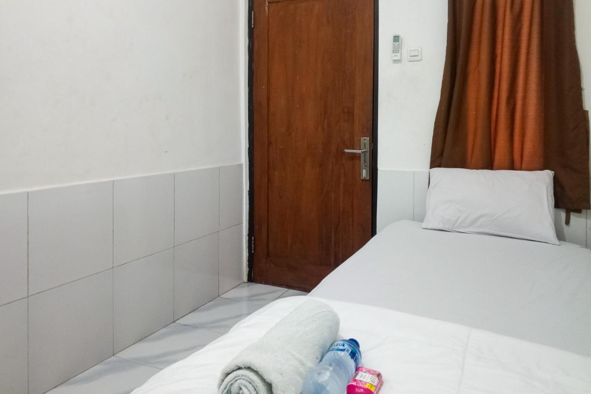 Malibu Syariah Bogor Redpartner Hotel Exterior foto