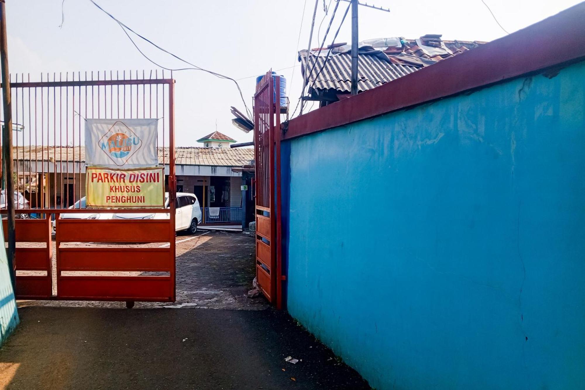 Malibu Syariah Bogor Redpartner Hotel Exterior foto