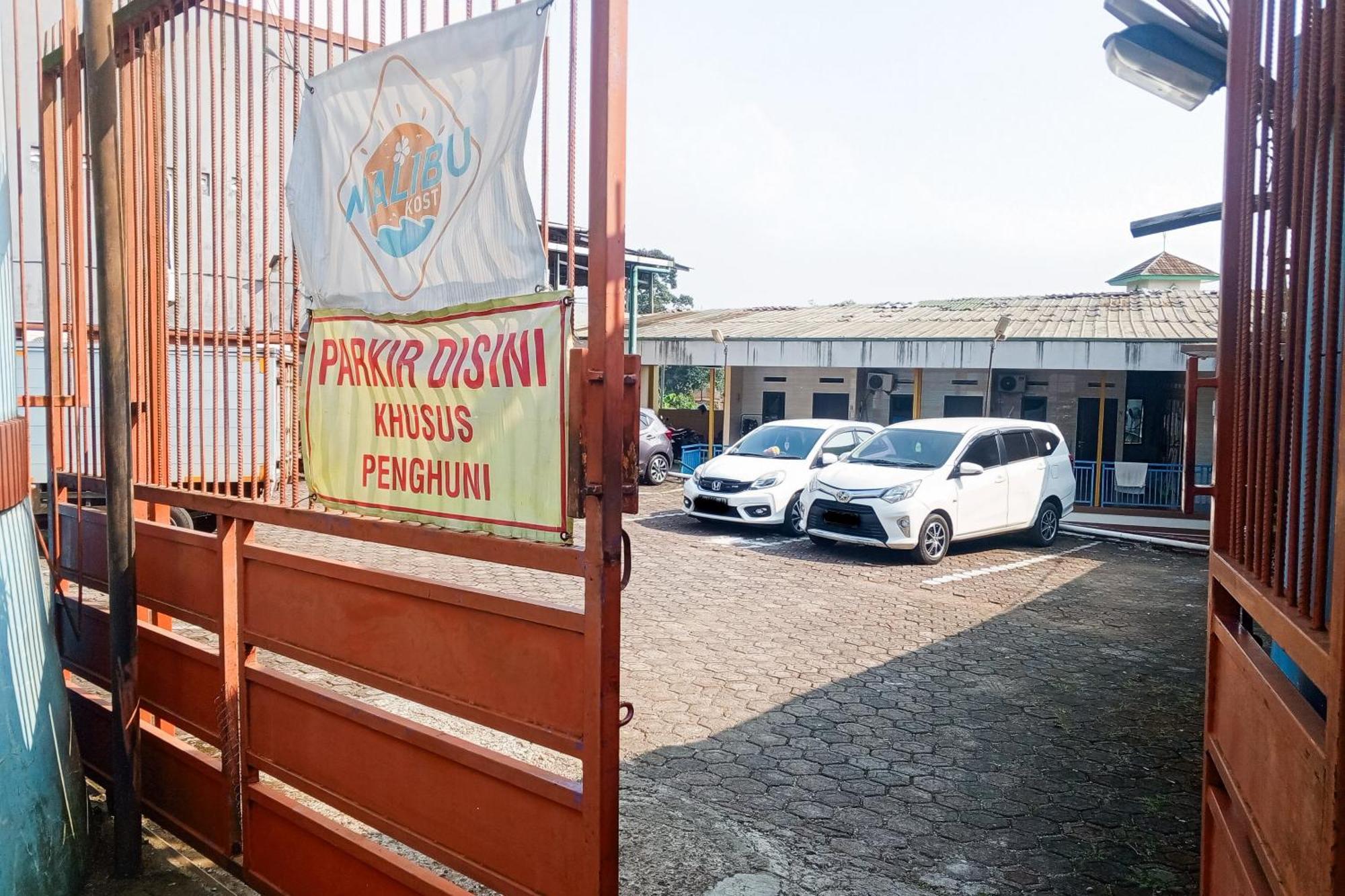 Malibu Syariah Bogor Redpartner Hotel Exterior foto
