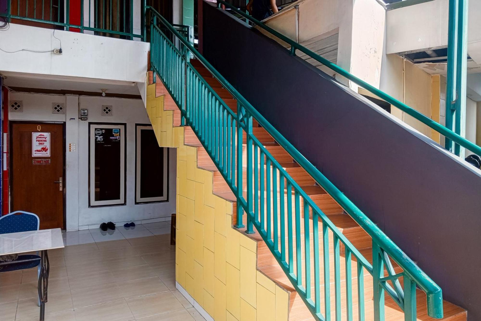 Malibu Syariah Bogor Redpartner Hotel Exterior foto
